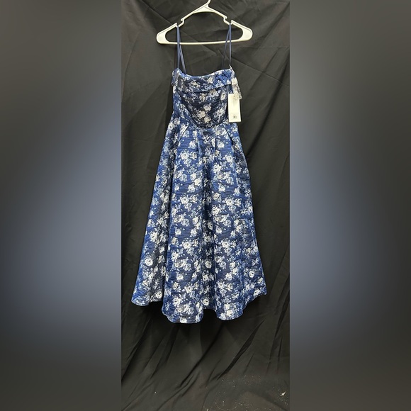 Mac Duggal Blue and White Strapless Dress - Picture 4 of 9